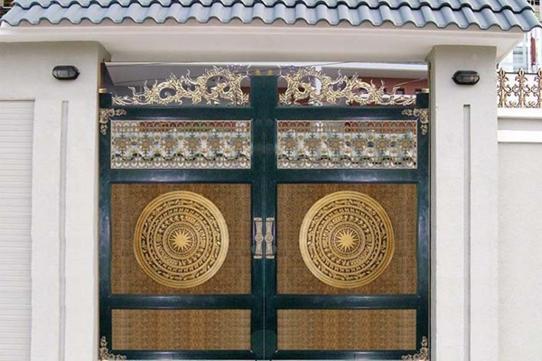 Thi công cổng biệt thự, cổng nhôm đúc tại Mê Linh Hà Nội